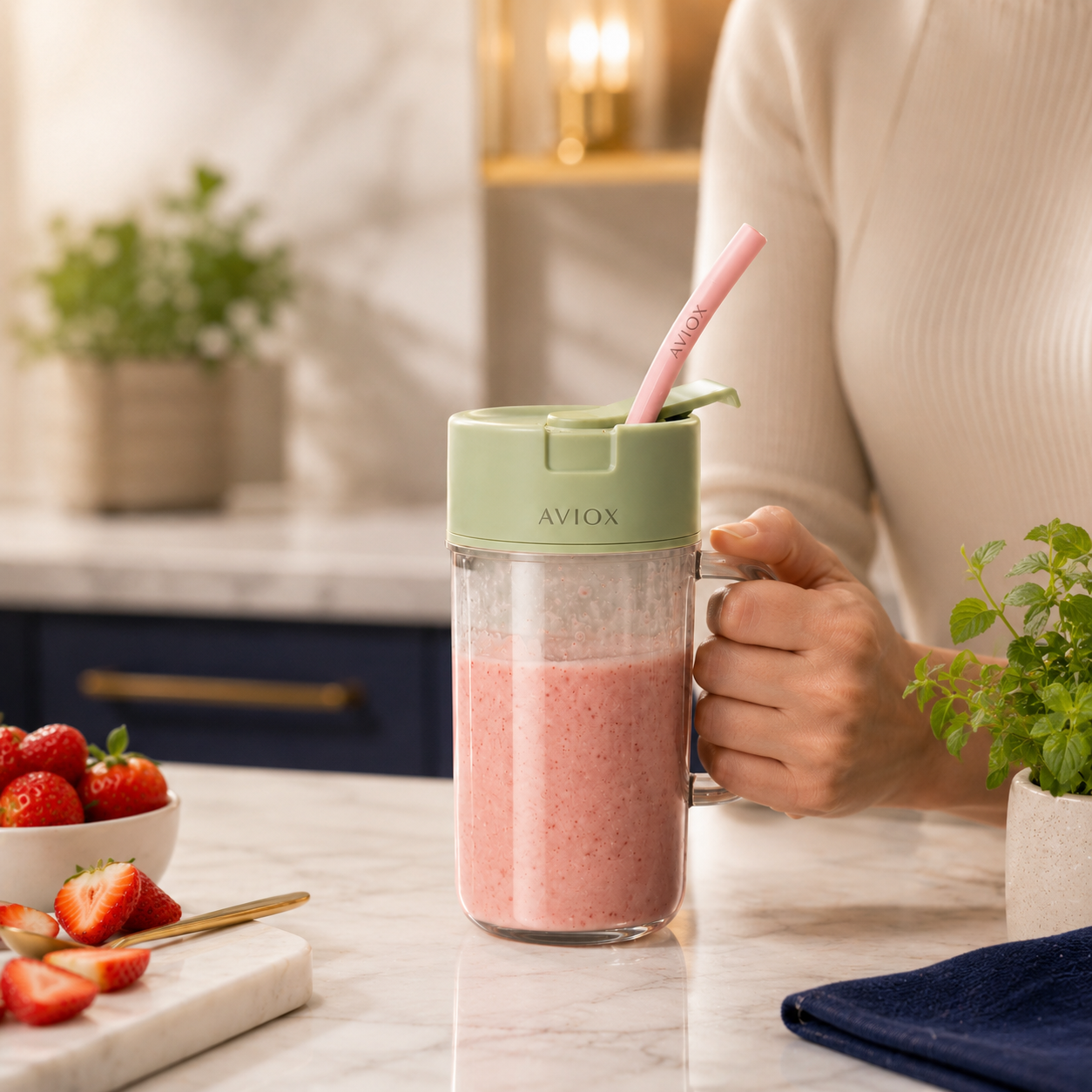 Portable Blender Juicer Cup with Straw – Mug Shaped Cordless Mini Juicer